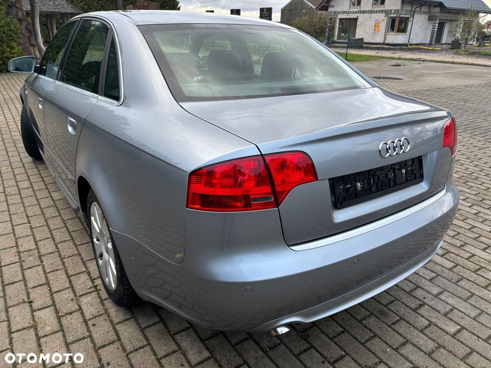 Audi A4 Limousine - 7