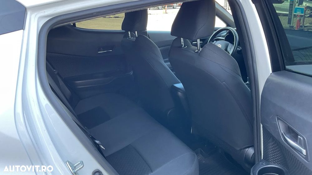 Toyota C-HR - 8
