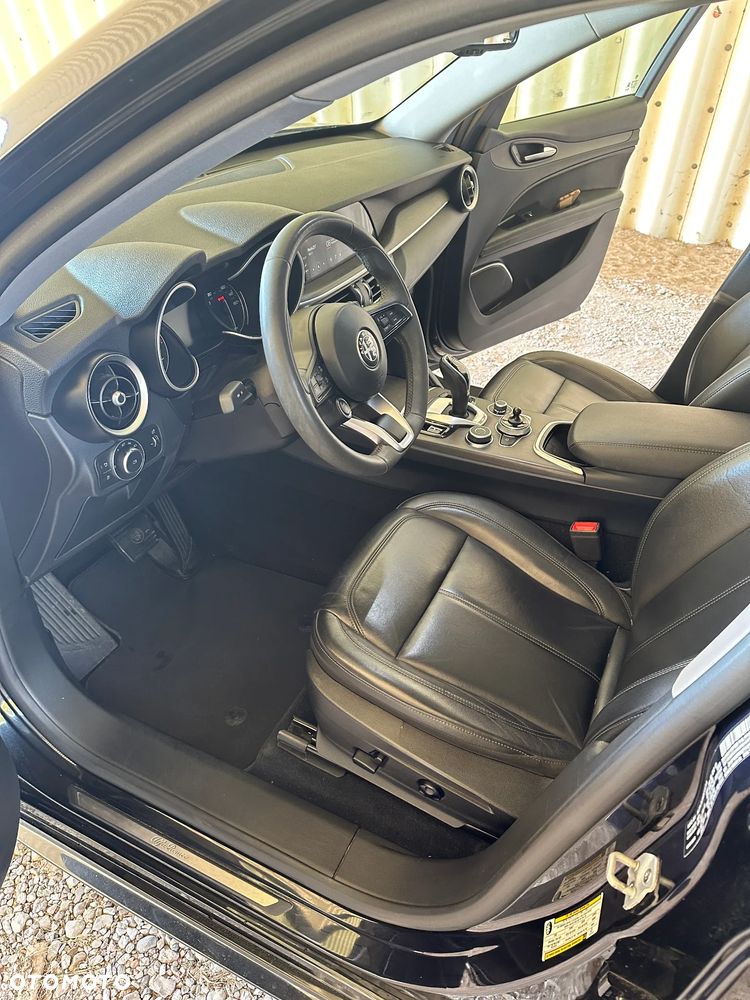 Alfa Romeo Stelvio 2.0 Turbo 16V AT8-Q4 Veloce - 7
