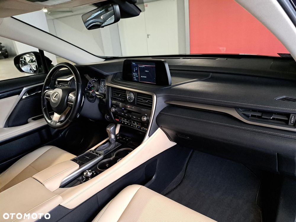 Lexus RX 450h Business Edition - 17