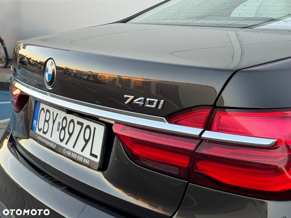 BMW Seria 7 740Li xDrive - 33