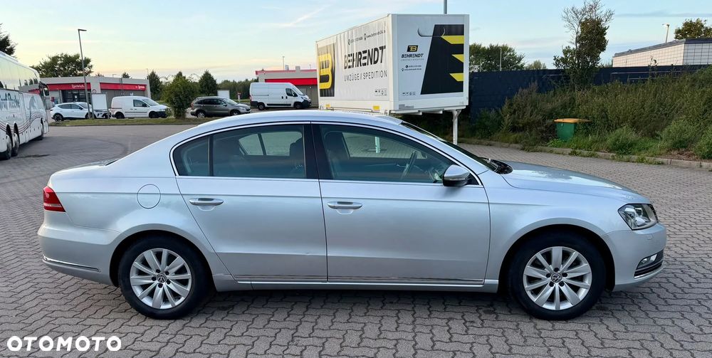 Volkswagen Passat 2.0 TDI Comfortline - 6