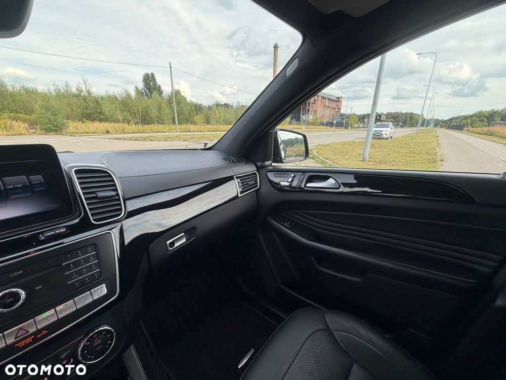 Mercedes-Benz GLE - 19