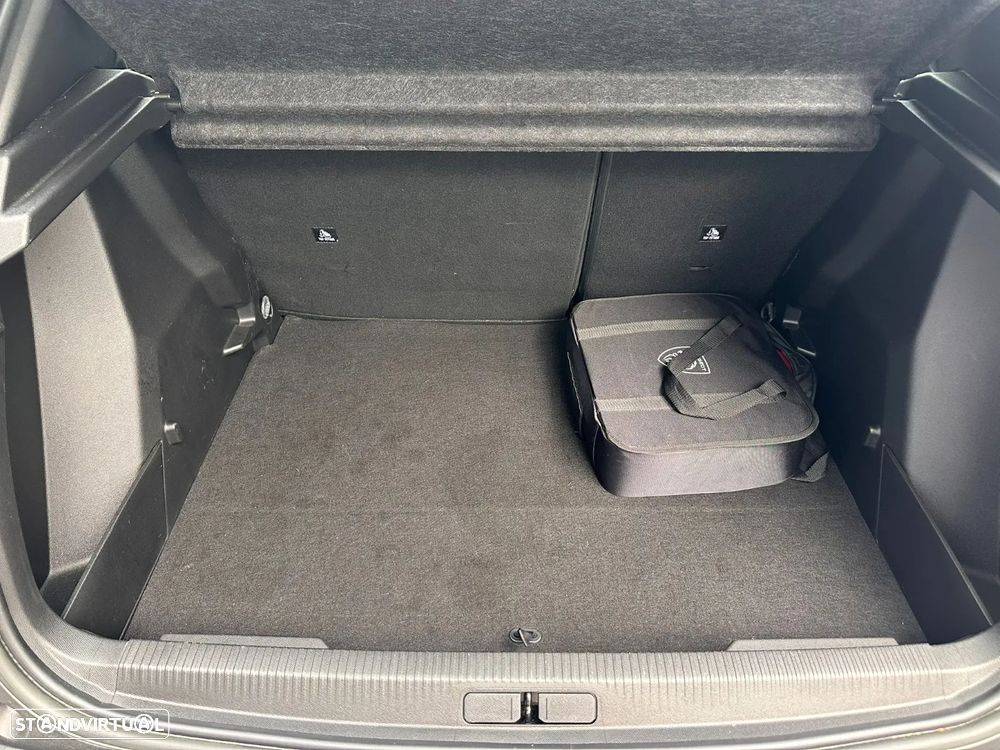 Peugeot e-2008 50 kWh Active Pack - 7