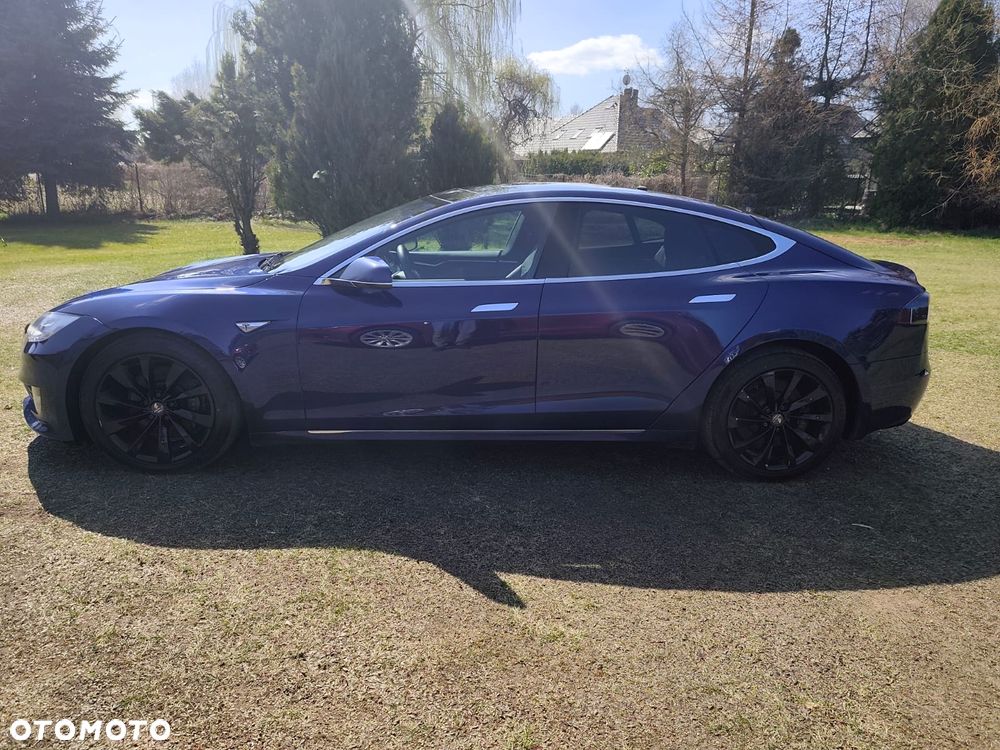 Tesla Model S - 2