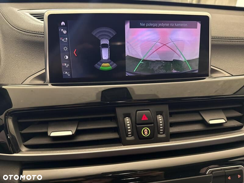 BMW X1 sDrive18i - 16