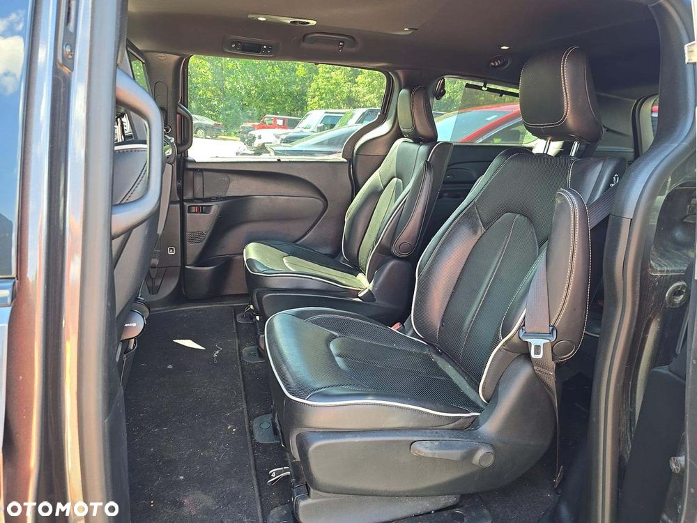 Chrysler Pacifica - 9