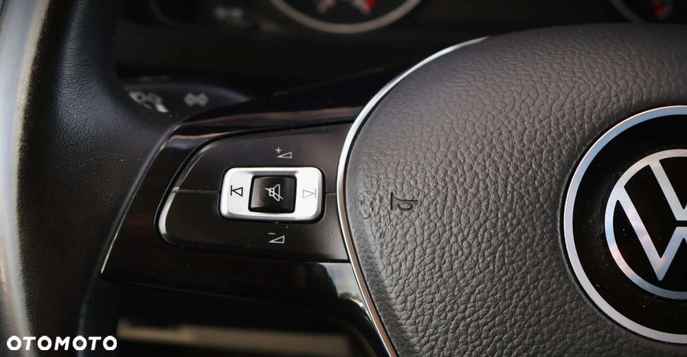 Volkswagen Caravelle - 27