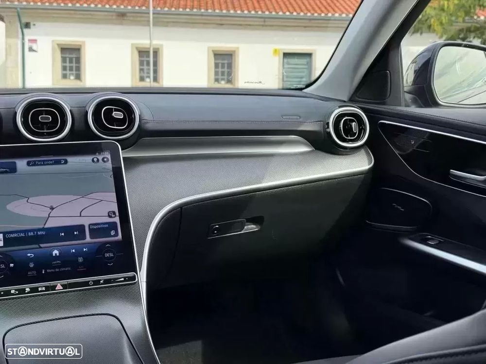 Mercedes-Benz C 300 e AMG Line - 18