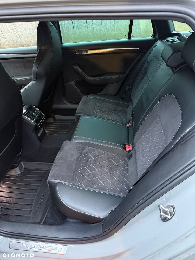 Skoda Superb 2.0 TSI Sportline DSG - 9