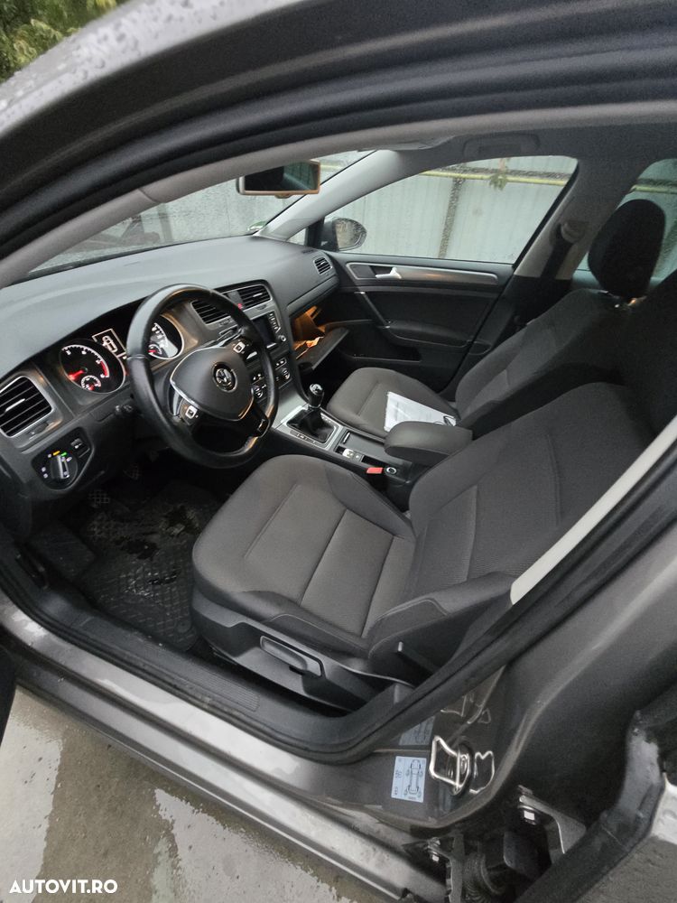 Volkswagen Golf - 11