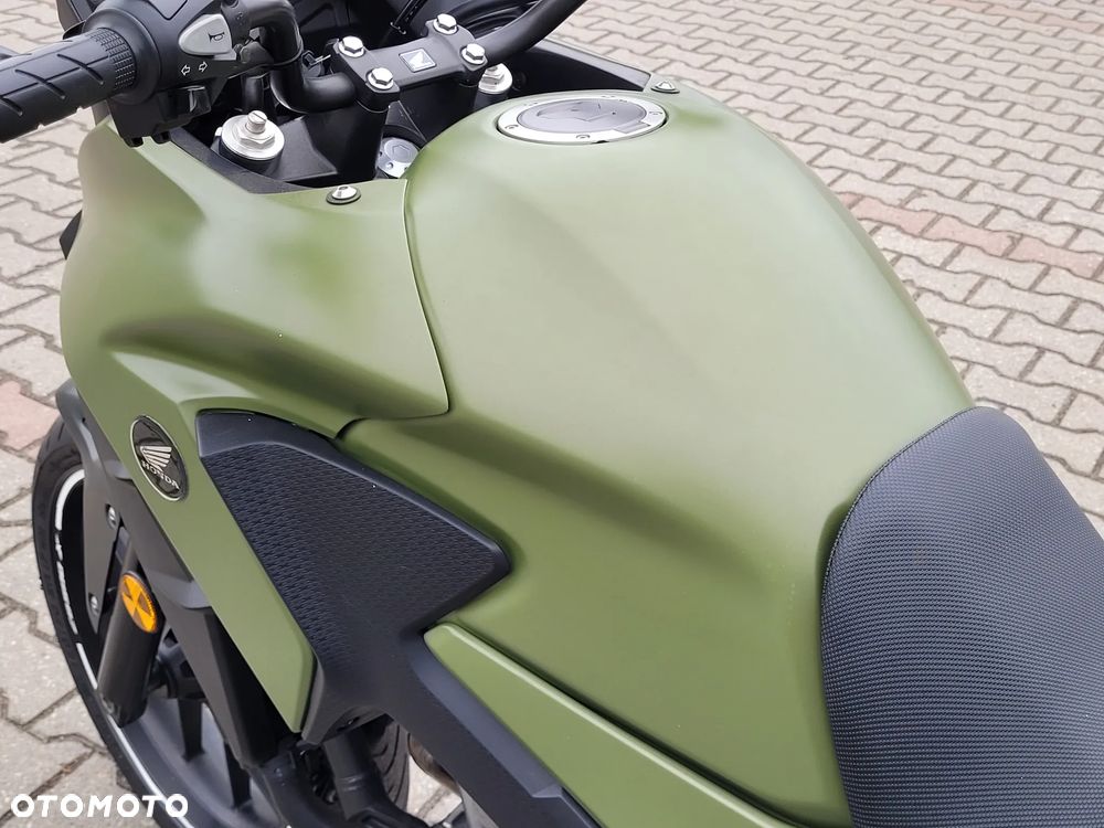 Honda CB - 16