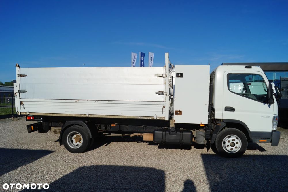 Mitsubishi CENTER FUSO - 21