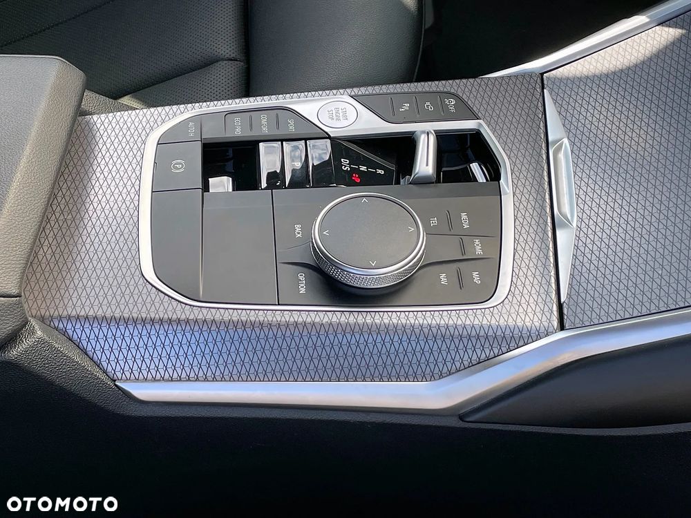 BMW Seria 3 320d xDrive MHEV M Sport sport - 33