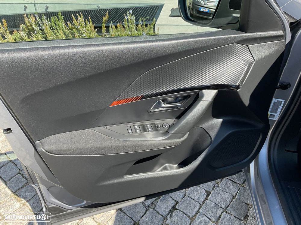 Peugeot 2008 1.2 PureTech Style - 19