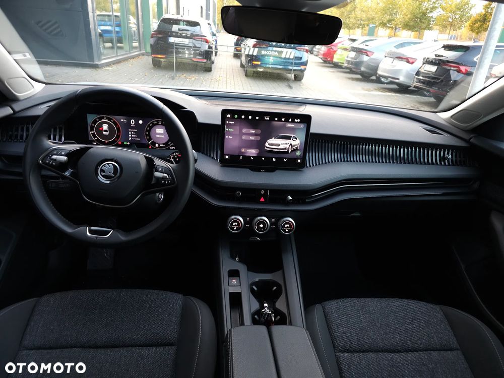 Skoda Superb 2.0 TDI SCR Essence DSG - 22