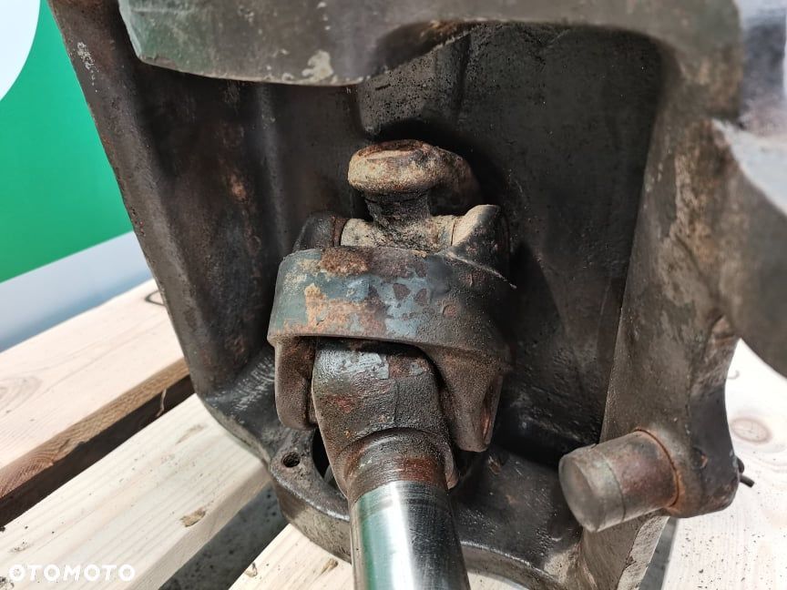 Massey Ferguson 3080 {Piasta koła} - 11