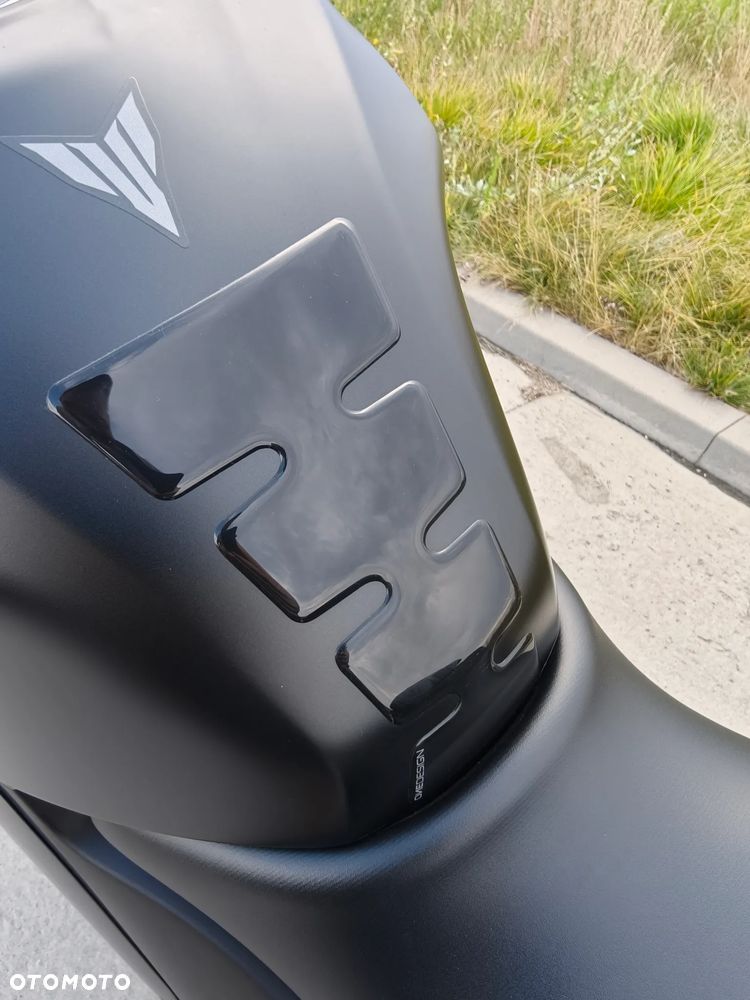 Yamaha MT - 37