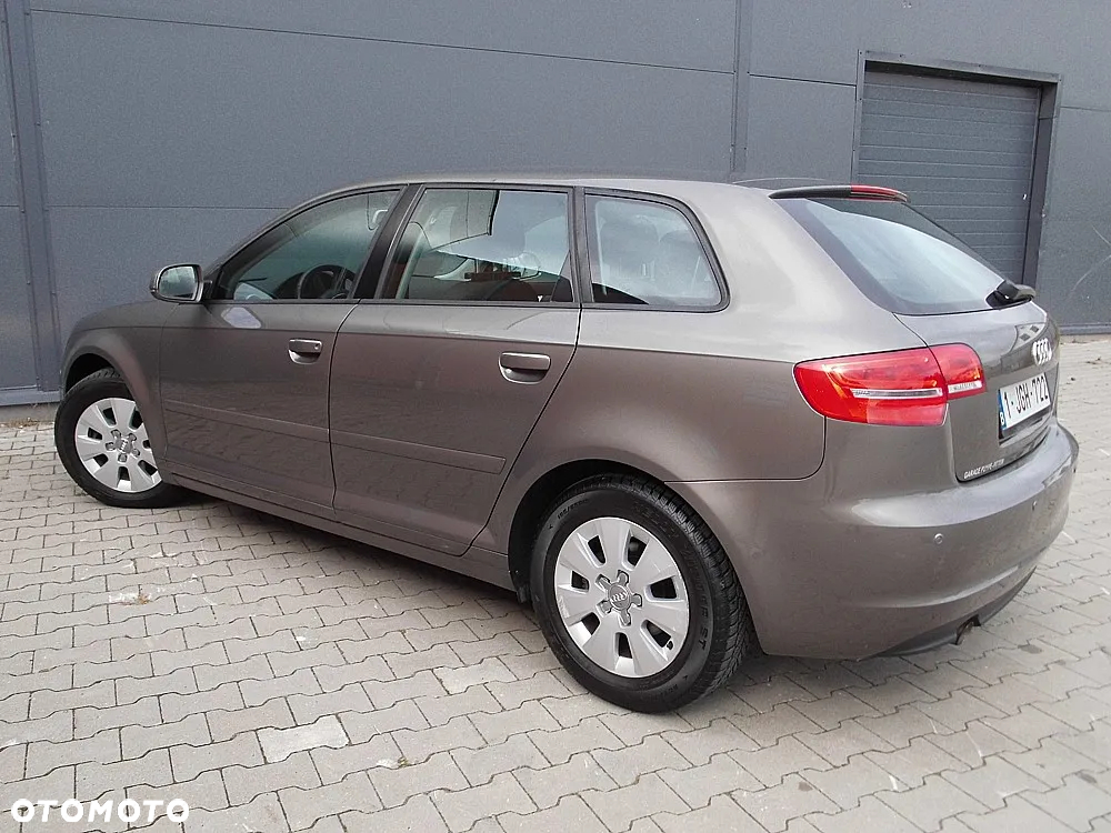 Audi A3 Sportback 1.6 TDI Ambiente - 7