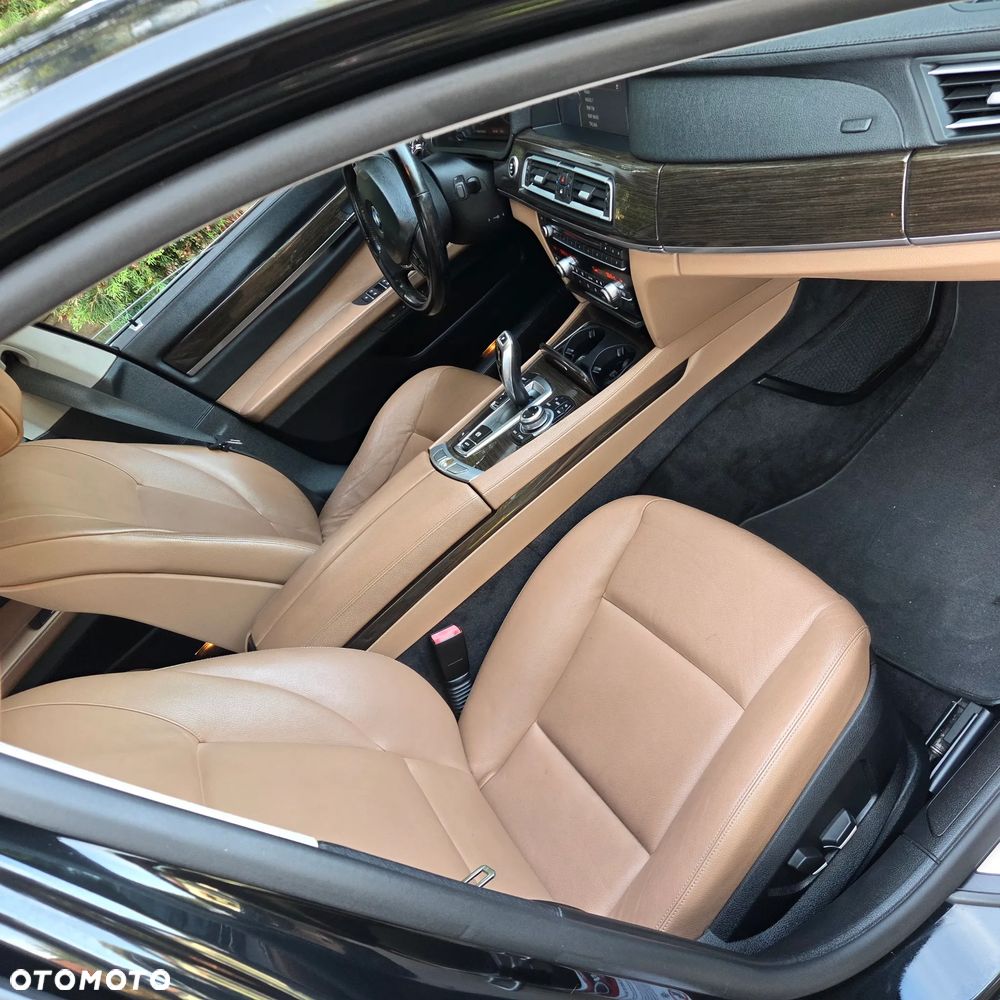 BMW Seria 7 2010 photo 4