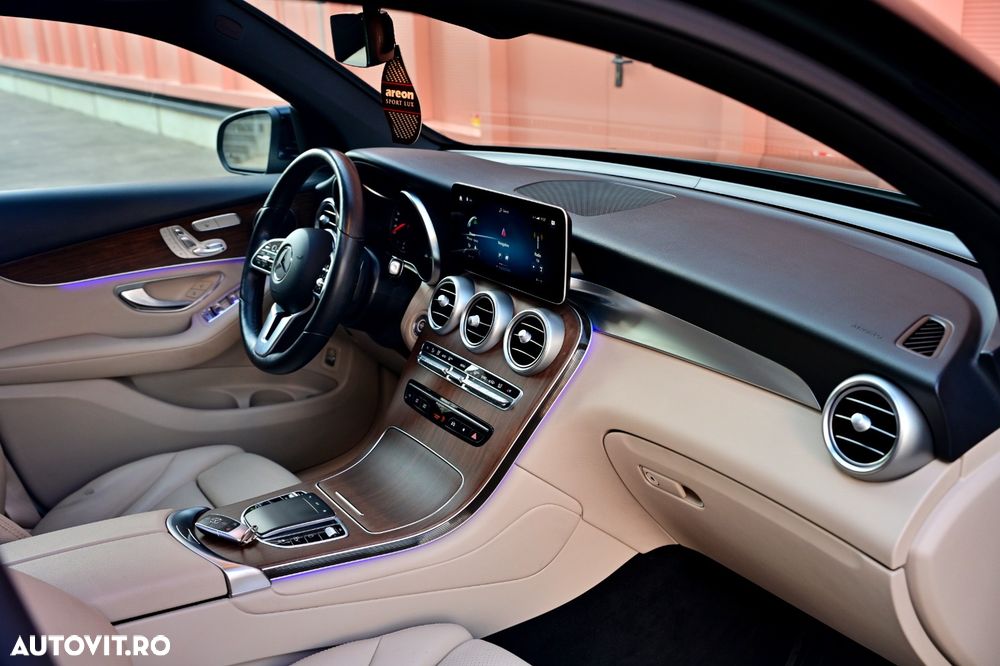 Mercedes-Benz GLC Coupe 300 4MATIC MHEV - 32