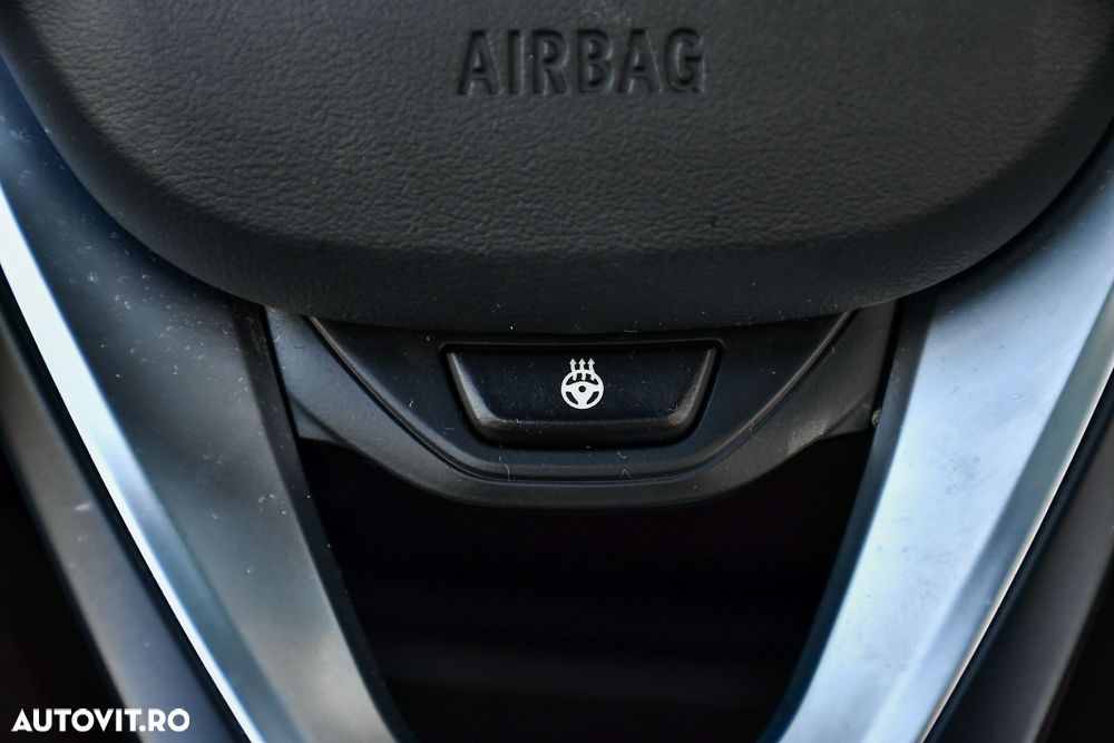 BMW Seria 3 330i xDrive AT - 39