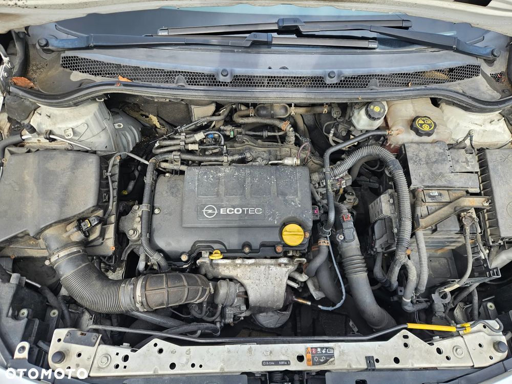 Opel Astra IV 1.4 T Cosmo S&S EU6 - 16