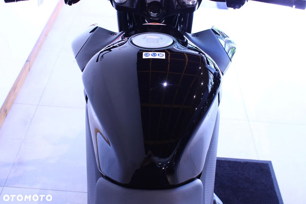 Honda CB - 12