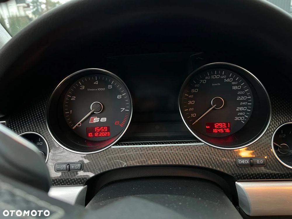 Audi A8 - 9