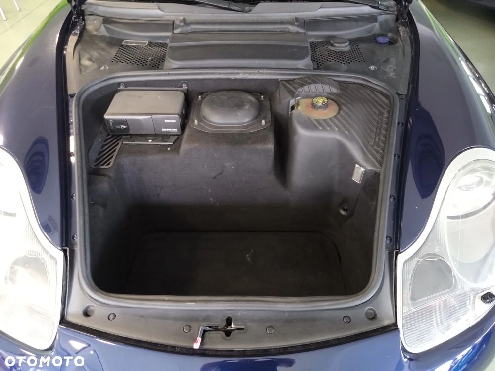 Porsche 911 Carrera 4 - 6