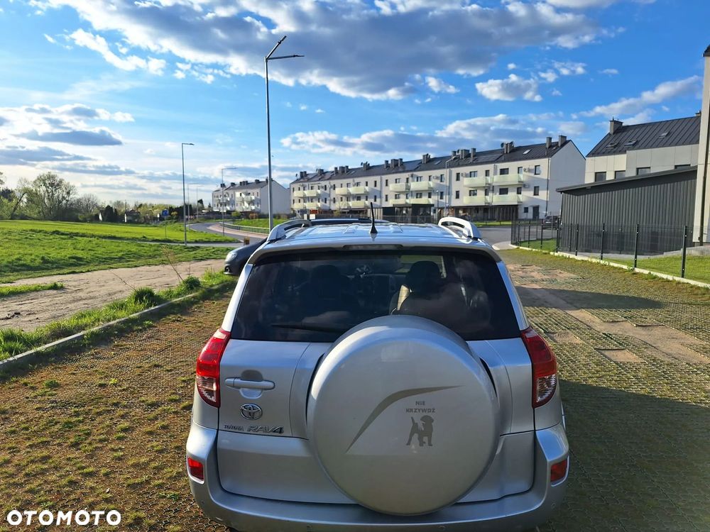 Toyota RAV4 2.2 D-CAT X - 6