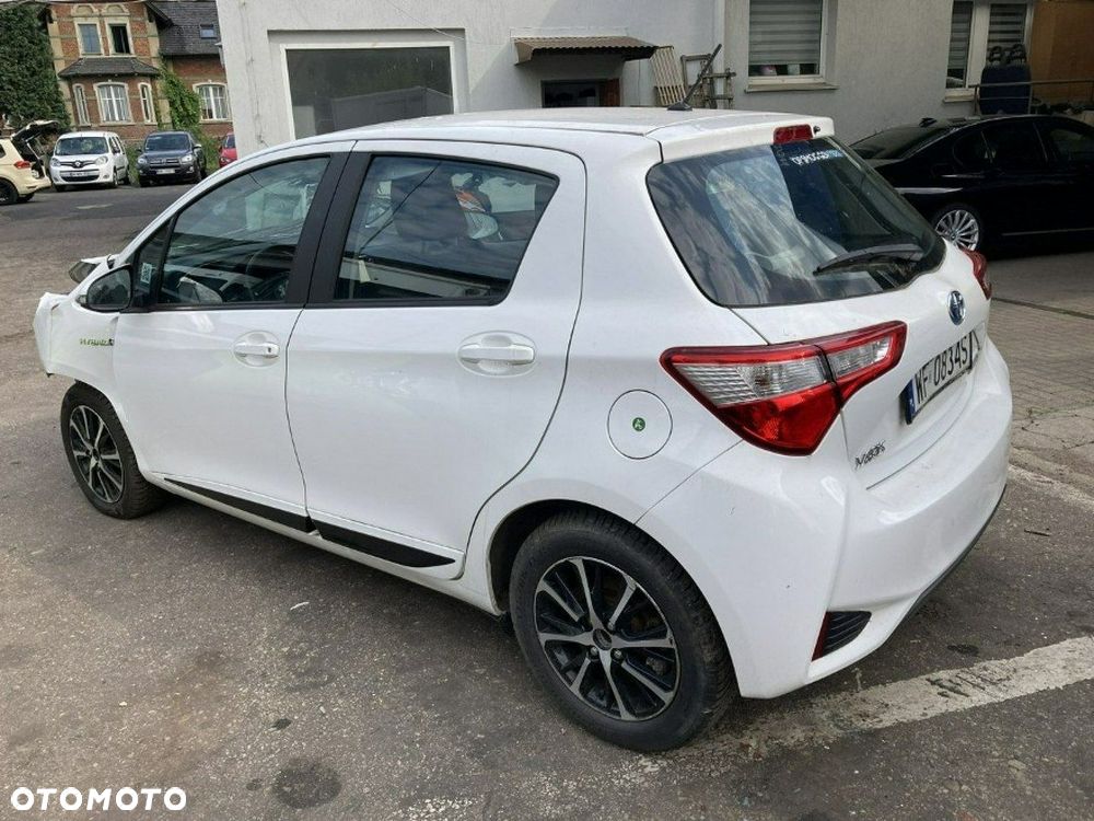 Toyota Yaris - 4