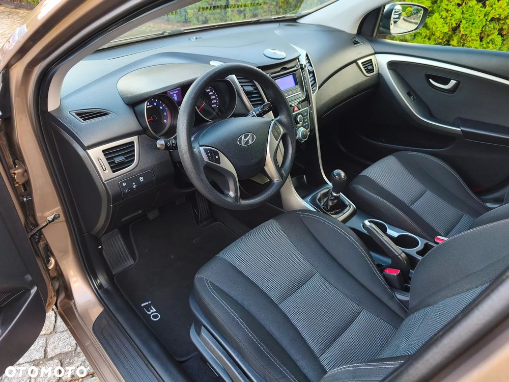 Hyundai i30 1.6 Trend - 23