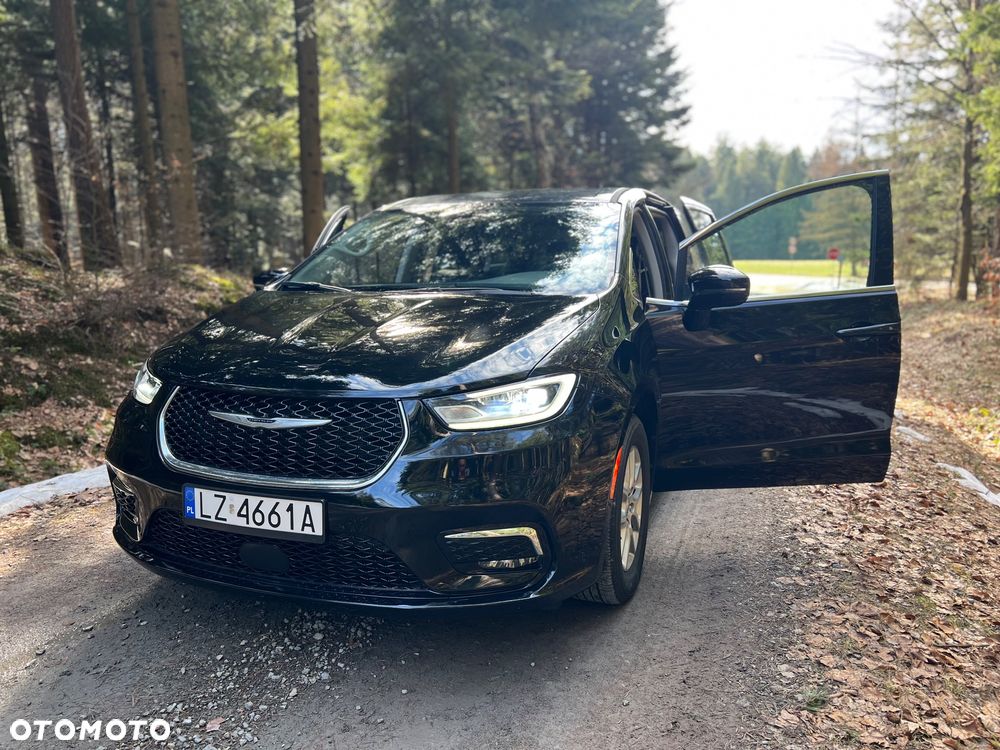 Chrysler Pacifica - 1