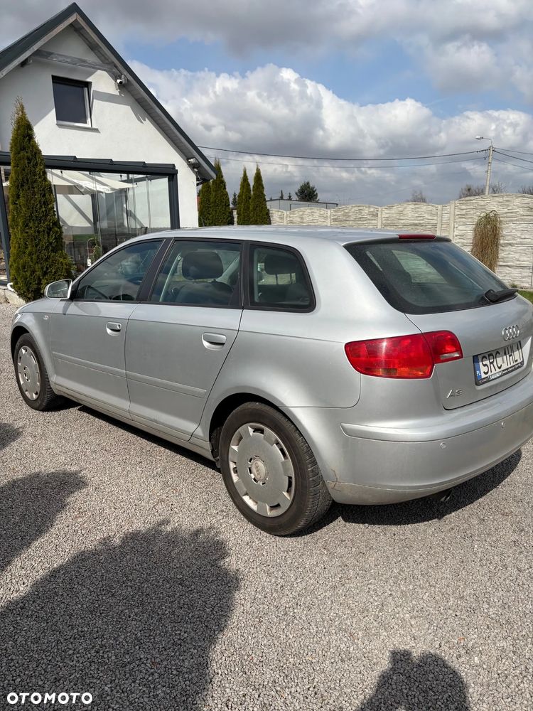 Audi A3 Sportback 1.6 Ambition - 4