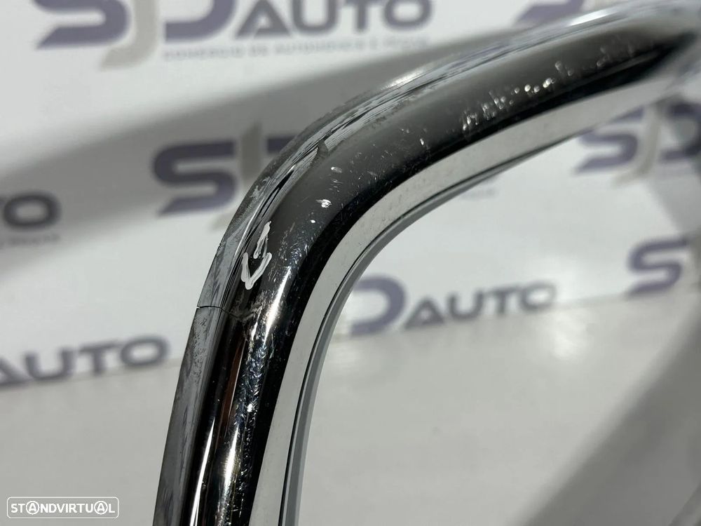 Friso / Aro Grelha Farol Nevoeiro Esquerda - Renault Captur - 2