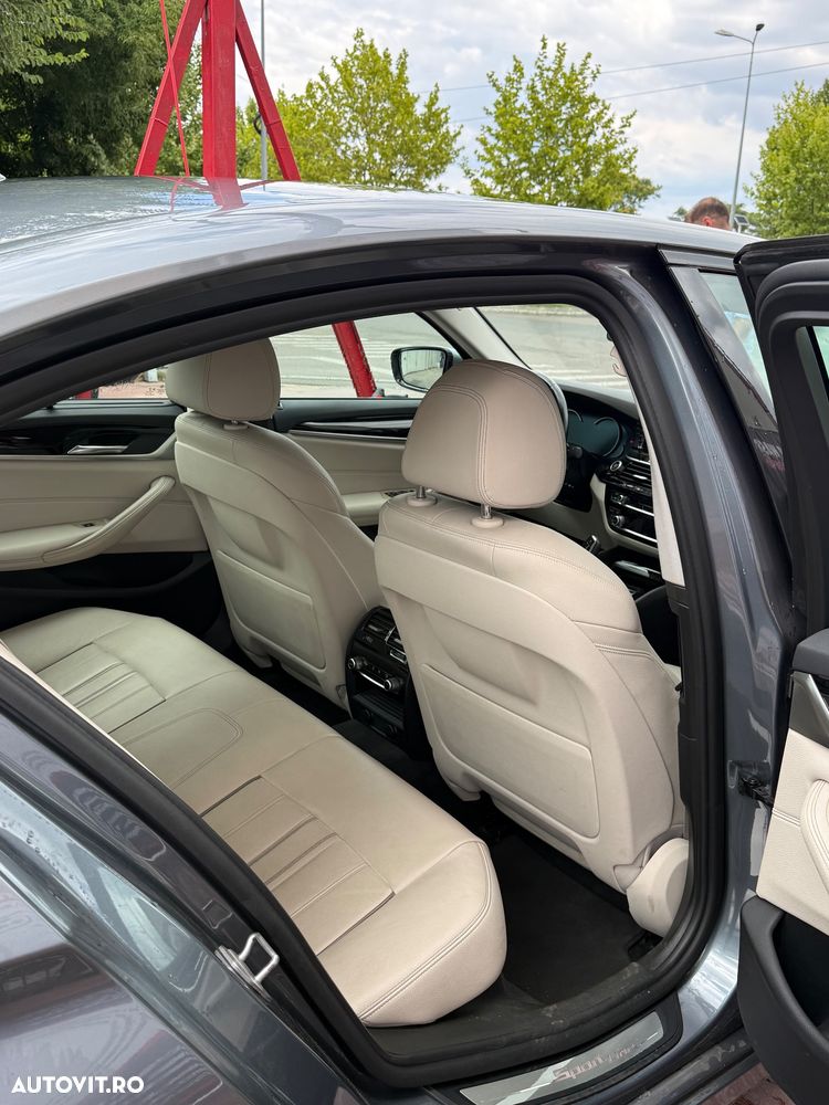 BMW Seria 5 520d xDrive AT - 15