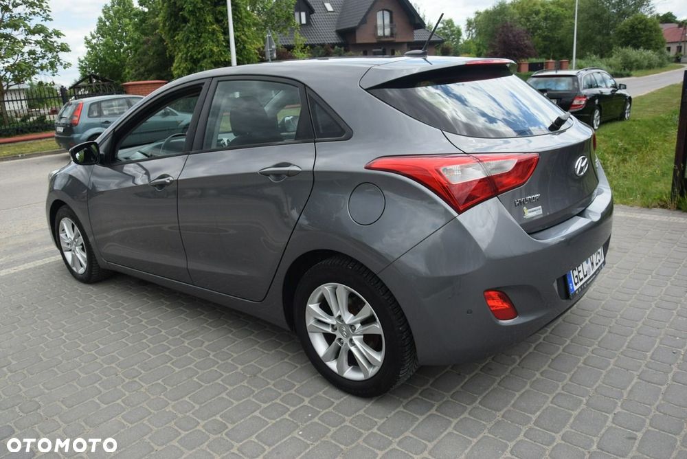 Hyundai i30 1.6 CRDi Fifa World Cup Edition - 15