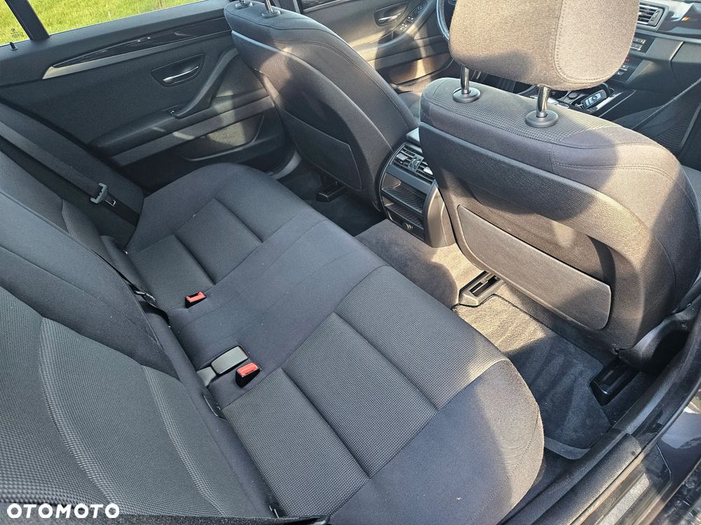 BMW Seria 5 520d xDrive Touring - 24