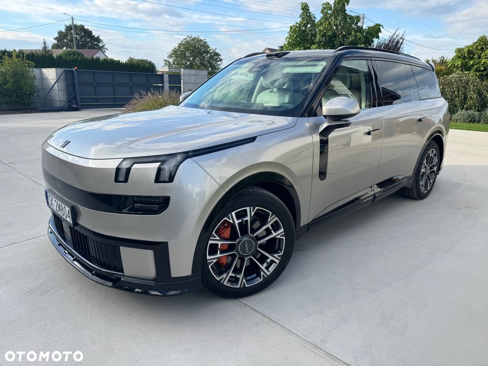 Lynk & Co 900 - 1