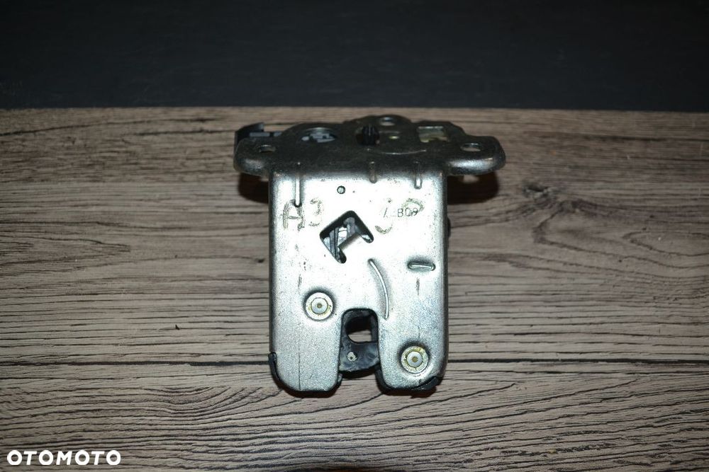 AUDI A3 8P A6 C6 C7 A4 B8 A5 SKODA SUPERB ZAMEK TYLNEJ KLAPY BAGAŻNIKA 8K9827505 - 4