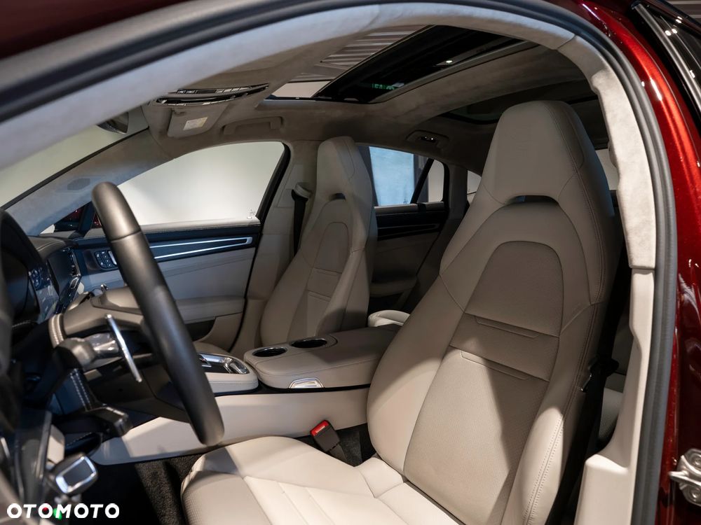 Porsche Panamera 4 E-Hybrid Platinum Edition - 18