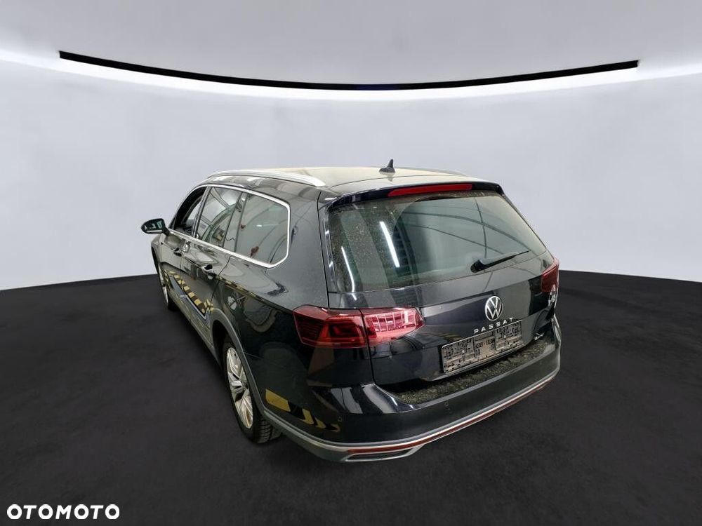 Volkswagen Passat - 4