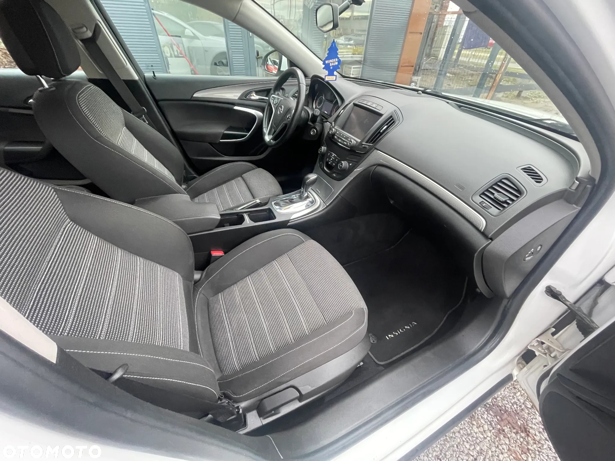 Opel Insignia - 24
