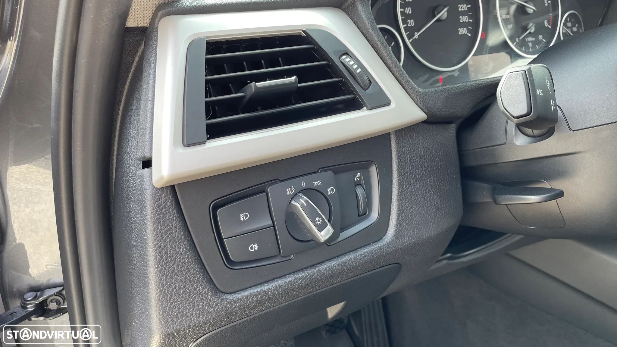 BMW 318 d Touring Advantage - 23