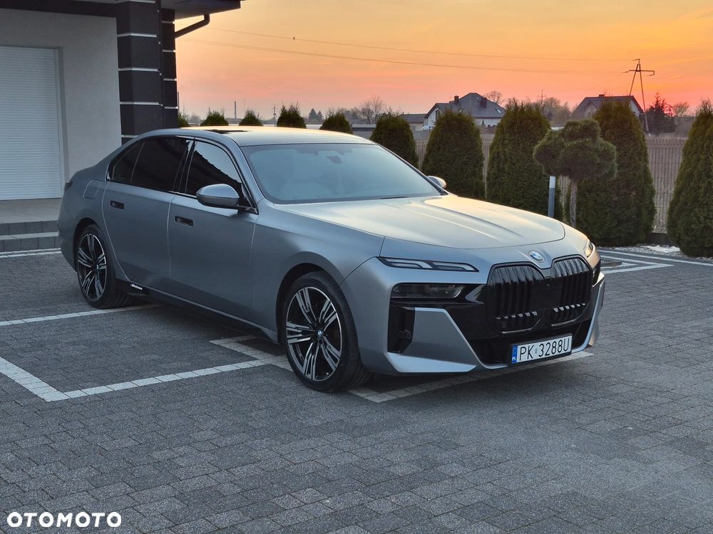 BMW Seria 7 740i - 1