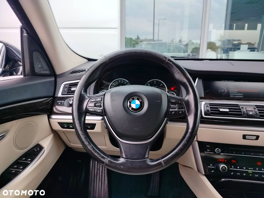 BMW Seria 5 535d xDrive Luxury Line - 7