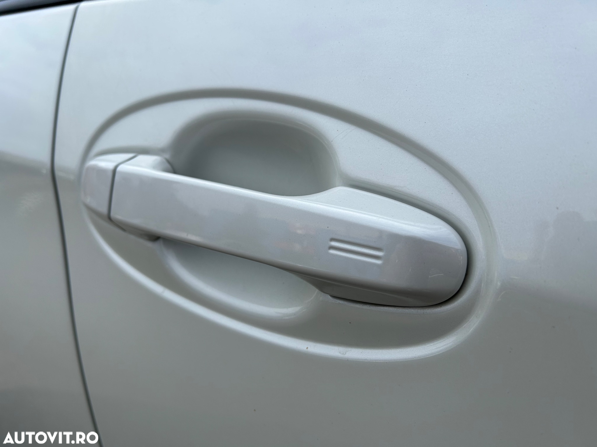 Toyota Yaris 1.5 VVT-i HSD Sol - 9