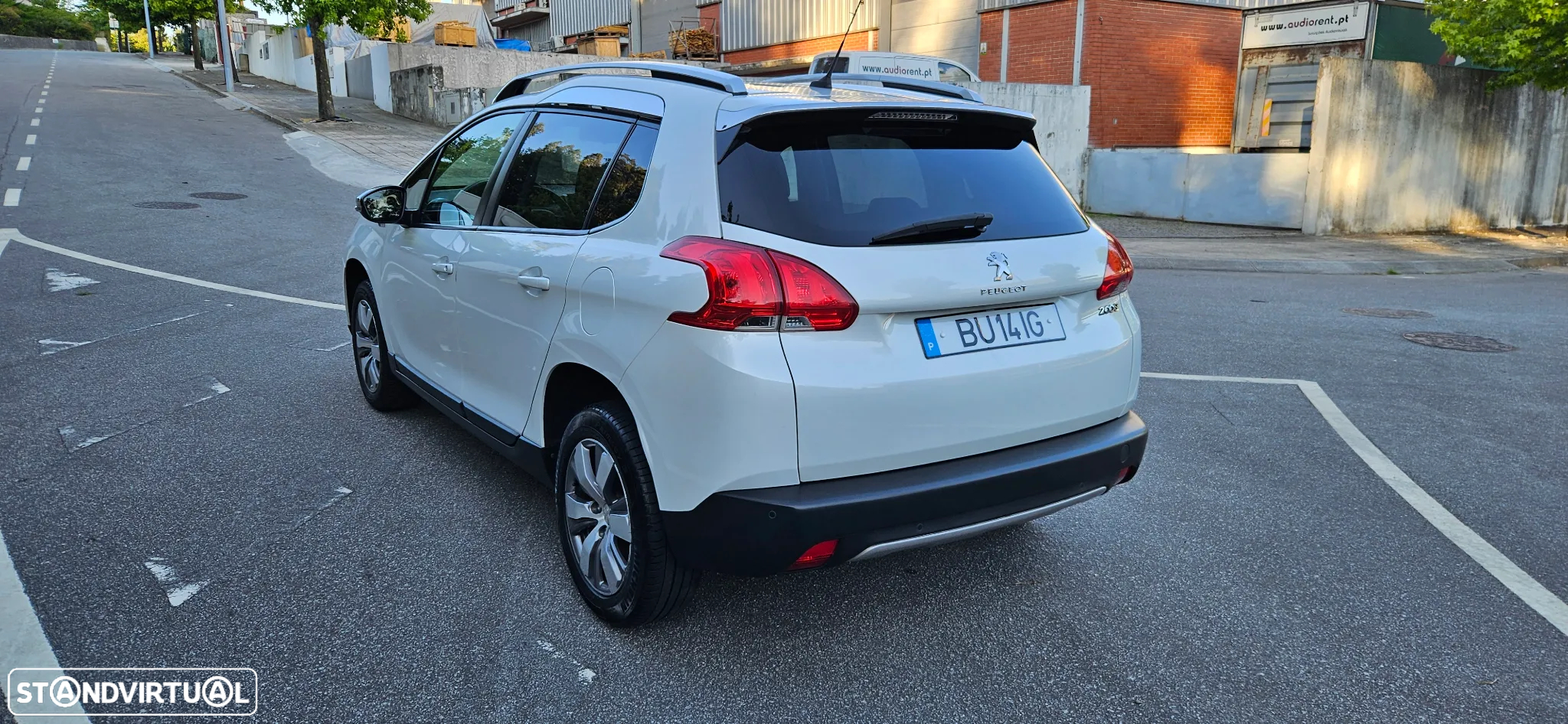 Peugeot 2008 1.2 PureTech Style - 3