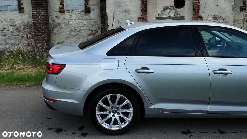Audi A4 Limousine 2.0 TDI quattro design - 6